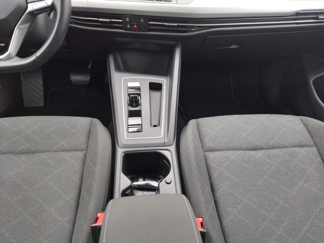 Golf VIII Life 1.5 eTSI DSG BusinessPrem. L+S/NA