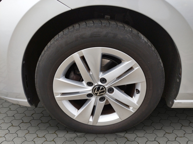 Golf VIII Life 1.5 eTSI DSG BusinessPrem. L+S/NA