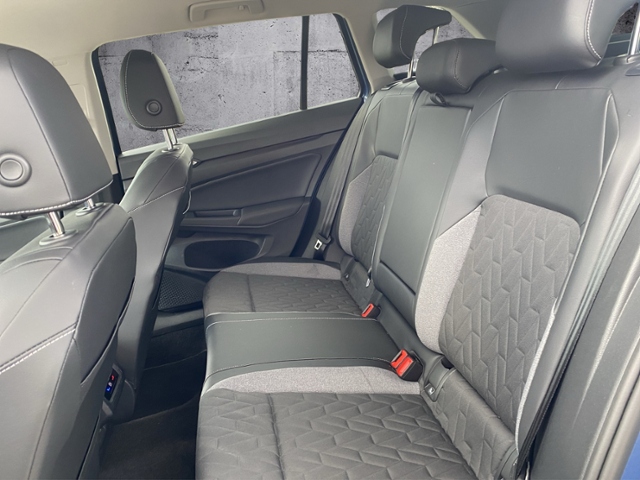 Golf VIII Variant Goal 1.5 eTSI DSG Travel/Light
