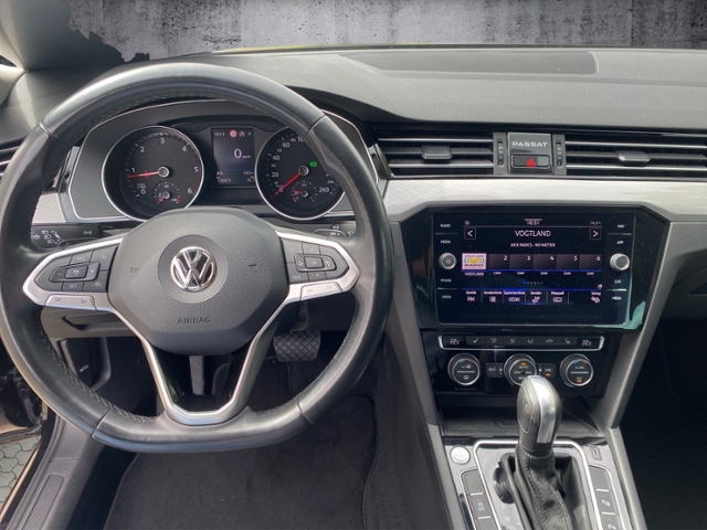 Passat Variant Business 2.0 TDI DSG IQ-Light/NAV