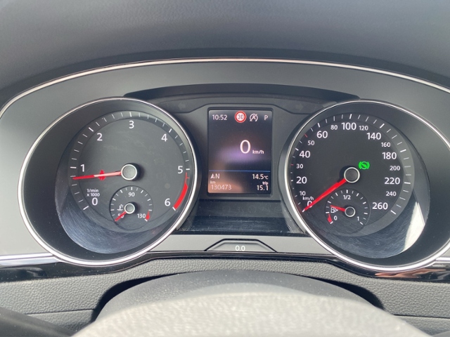 Passat Variant Business 2.0 TDI DSG IQ-Light/NAV