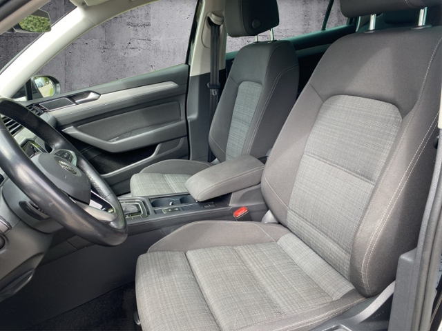 Passat Variant Business 2.0 TDI DSG IQ-Light/NAV