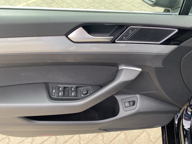 Passat Variant Business 2.0 TDI DSG IQ-Light/NAV