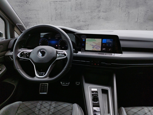 Golf VIII Variant R-Line 1.5 eTSI DSG BusinessP.