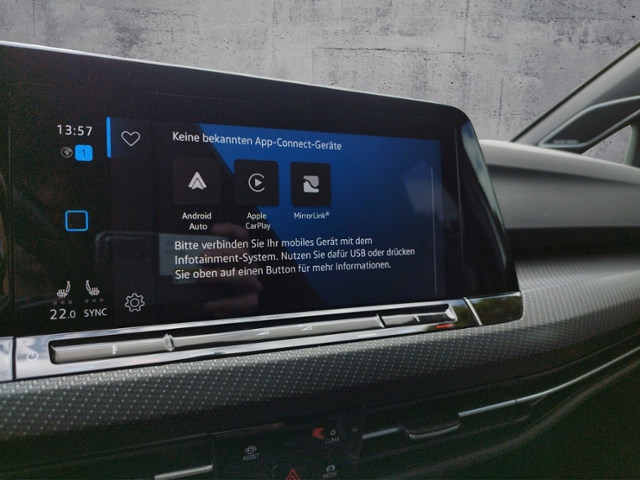 Golf VIII Variant R-Line 1.5 eTSI DSG BusinessP.