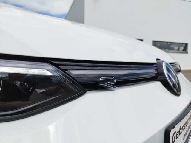 Golf VIII Variant R-Line 1.5 eTSI DSG BusinessP.