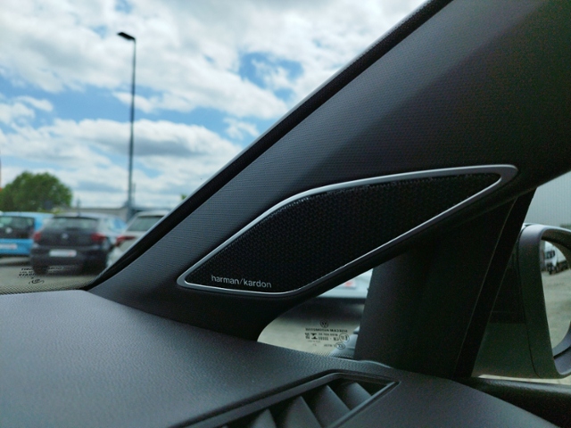 Golf VIII Variant R-Line 1.5 eTSI DSG BusinessP.