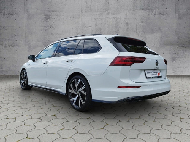 Golf VIII Variant R-Line 1.5 eTSI DSG BusinessP.