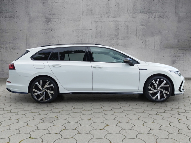 Golf VIII Variant R-Line 1.5 eTSI DSG BusinessP.