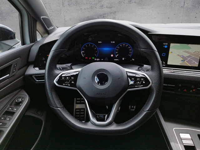 Golf VIII Variant R-Line 1.5 eTSI DSG BusinessP.