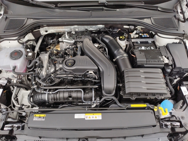 Golf VIII Variant Life 1.5eTSI DSG Matrix/Navi/S
