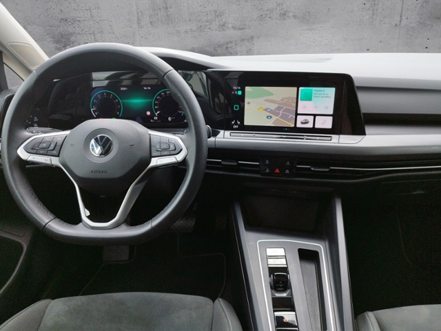 Golf VIII Variant Style 1.5eTSI Navi/AHK/Pano/RF