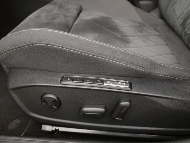 Golf VIII Variant Style 1.5eTSI Navi/AHK/Pano/RF