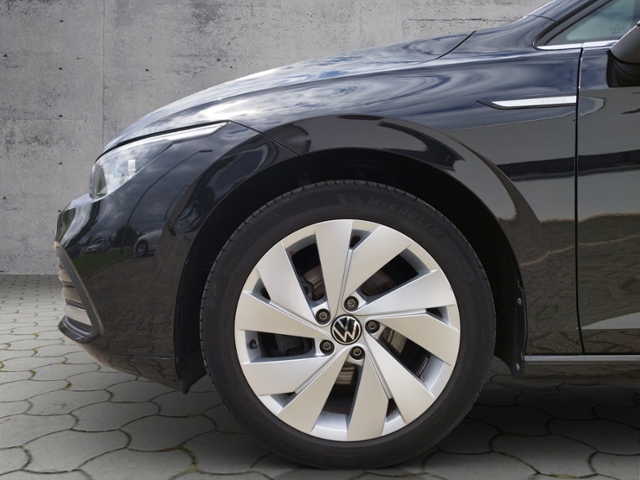 Golf VIII Variant Style 1.5eTSI Navi/AHK/Pano/RF