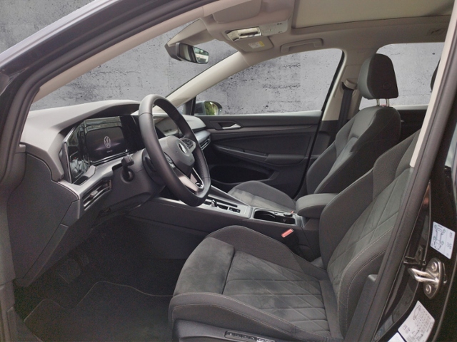 Golf VIII Variant Style 1.5eTSI Navi/AHK/Pano/RF