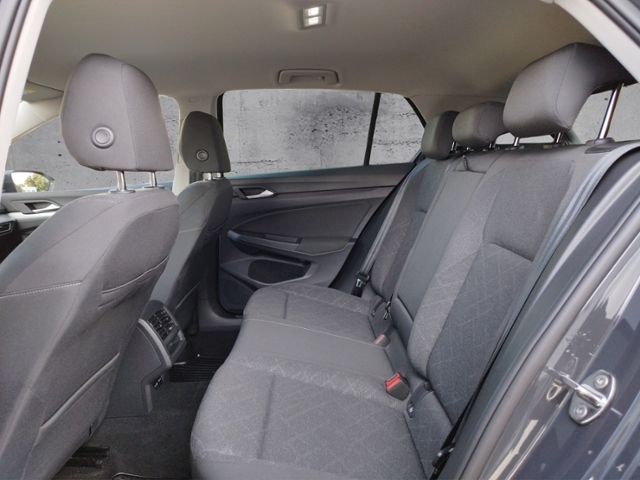 Golf VIII Life 1.5eTSI DSG/Navi/Multicam/SHZ/Car