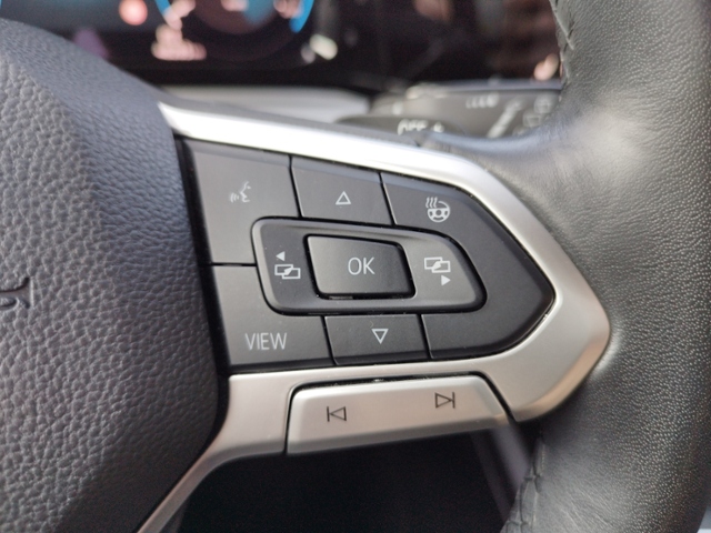 Golf VIII Life 1.5eTSI DSG/Navi/Multicam/SHZ/Car