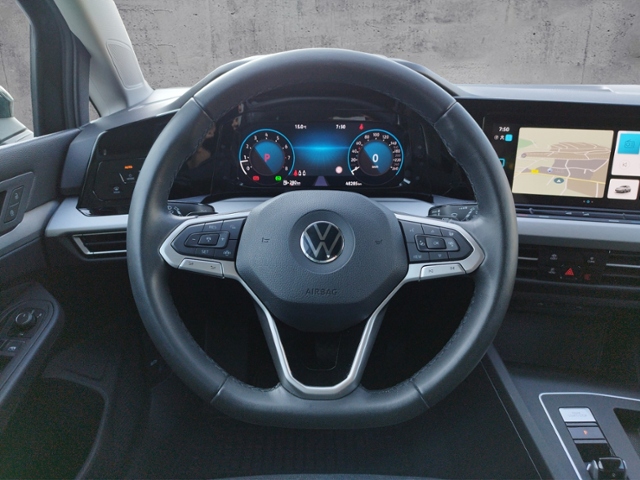 Golf VIII Life 1.5eTSI DSG/Navi/Multicam/SHZ/Car