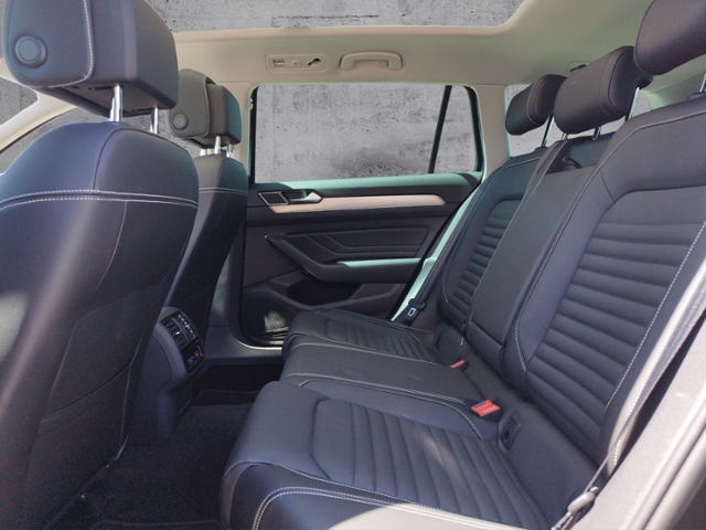 Passat Variant Elegance 2.0TDI 4M DSG/AHK/Pano/I