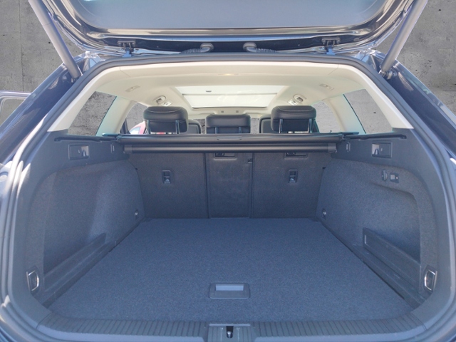 Passat Variant Elegance 2.0TDI 4M DSG/AHK/Pano/I