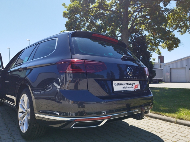 Passat Variant Elegance 2.0TDI 4M DSG/AHK/Pano/I