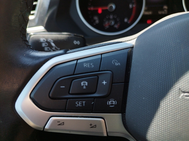 Tiguan Life 2.0 TDI NAV/SHZ/3-Zonen KLIMA LED NA