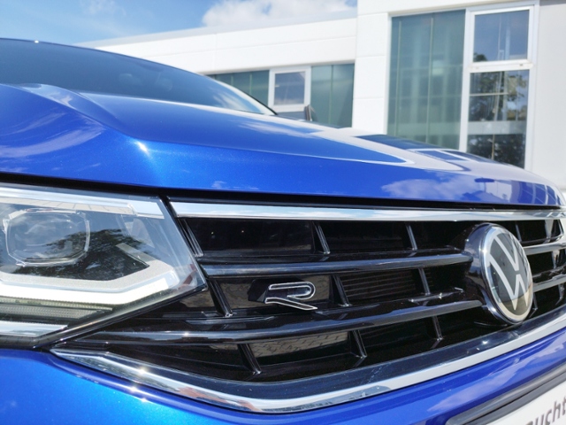Tiguan R-Line 2.0TSI 4M DSG/AHK/Black/NAV/RFK/Ma