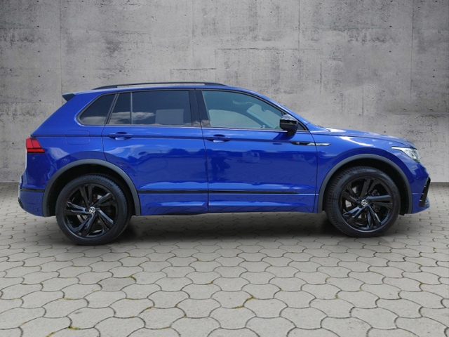 Tiguan R-Line 2.0TSI 4M DSG/AHK/Black/NAV/RFK/Ma