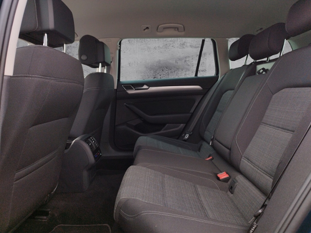 Passat Variant Business 2.0 TDI DSG STH/IQ-Light