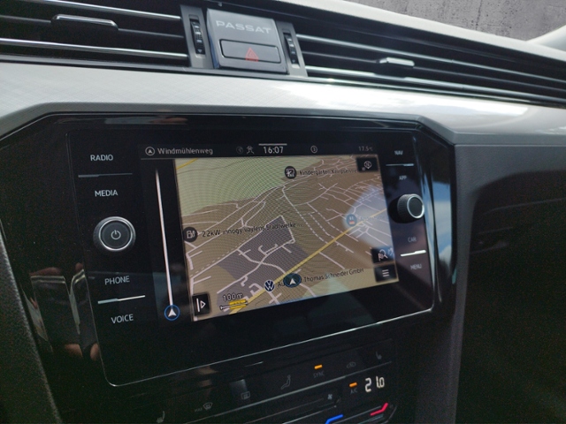 Passat Variant Business 2.0 TDI DSG STH/IQ-Light