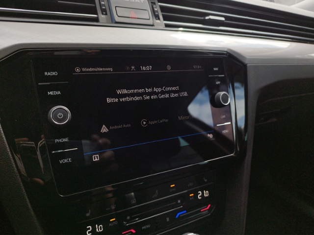 Passat Variant Business 2.0 TDI DSG STH/IQ-Light