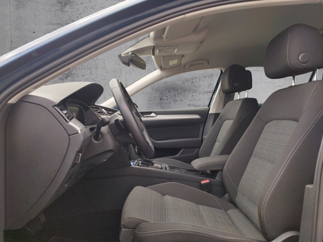 Passat Variant Business 2.0 TDI DSG STH/IQ-Light