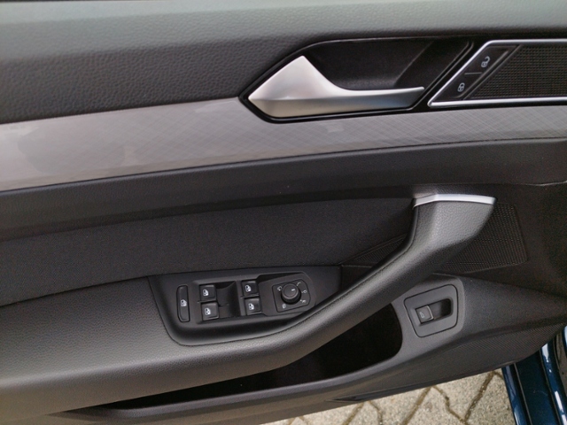 Passat Variant Business 2.0 TDI DSG STH/IQ-Light