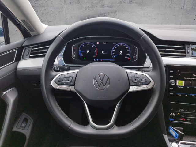 Passat Variant Business 2.0 TDI DSG STH/IQ-Light
