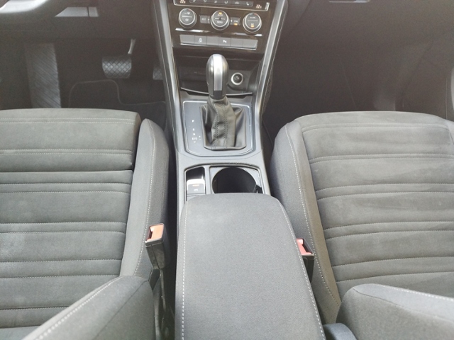Touran Comfortline 2.0 TDI DSG BusinessP. KLIMA 