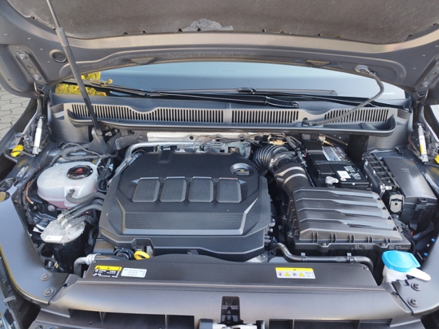Touran Comfortline 2.0 TDI DSG BusinessP. KLIMA 
