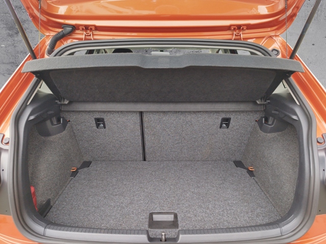 Polo Active 1.0 NAV/SHZ/2-Zonen KLIMA NAVI ALU