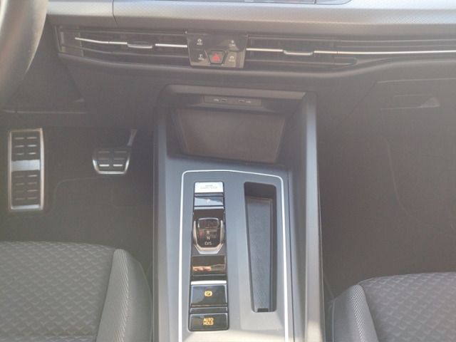 Golf VIII Active 2.0 TDI DSG LED+/NAV/ACC KLIMA 