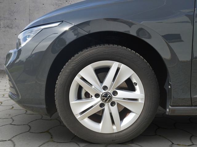 Golf VIII Life 1.5 eTSI DSG ACC/LED KLIMA LED AL