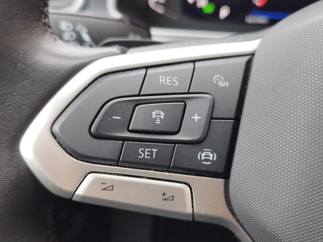 T-Roc Style 1.5TSI DSG/Matrix/AHK/RFK/ACC/Carpla