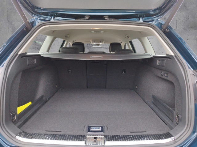 Passat Variant Business 2.0TDI DSG/Matrix/Navi/A