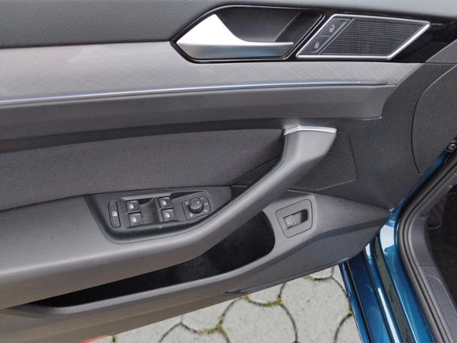 Passat Variant Business 2.0TDI DSG/Matrix/Navi/A
