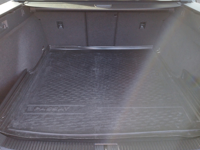 Passat Variant Business 2.0TDI DSG/AHK/Navi/SHZ/