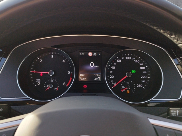 Passat Variant Business 2.0TDI DSG/AHK/Navi/SHZ/