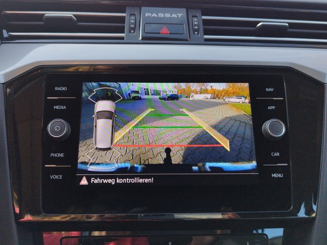 Passat Variant Business 2.0TDI DSG/AHK/Navi/SHZ/
