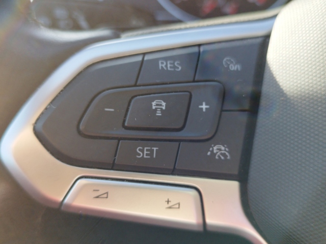 Passat Variant Business 2.0TDI DSG/AHK/Navi/SHZ/