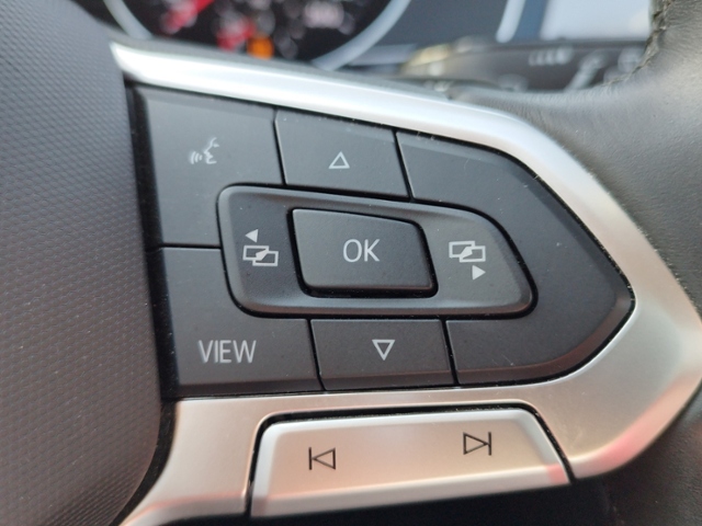 Passat Variant Business 2.0TDI DSG/AHK/Navi/SHZ/