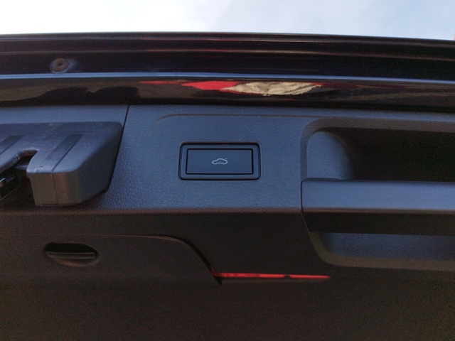 Passat Variant Business 2.0TDI DSG/AHK/Navi/SHZ/