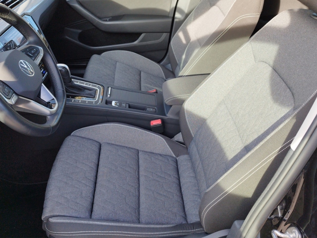 Passat Variant Business 2.0TDI DSG/AHK/Navi/SHZ/