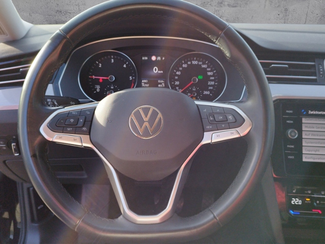 Passat Variant Business 2.0TDI DSG/AHK/Navi/SHZ/